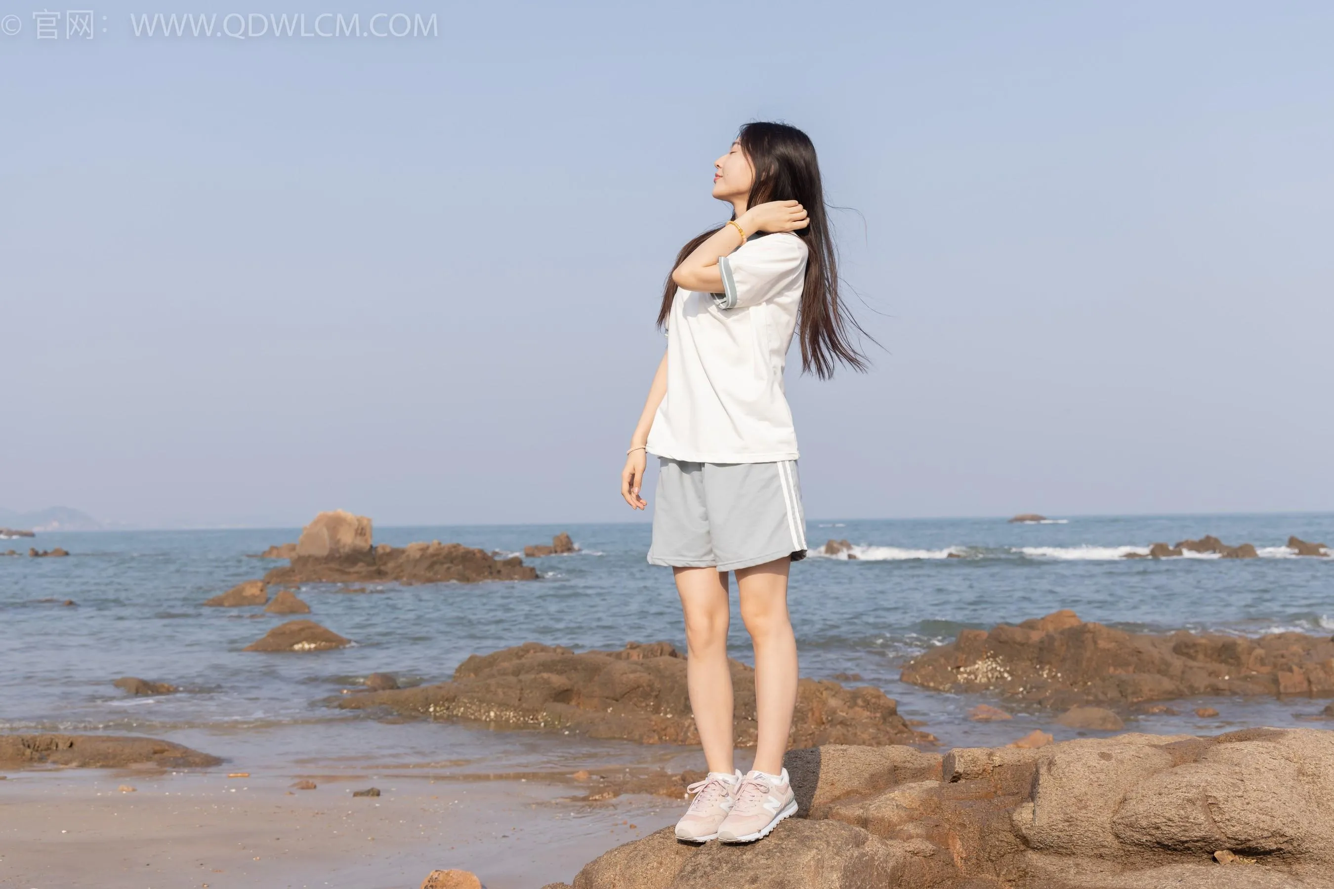物恋传媒 NO.1567 美兔-海边的风 [151P]插图4